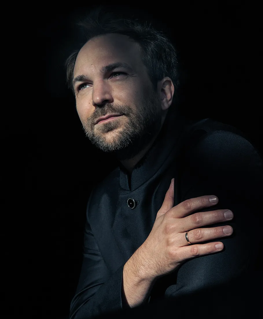 Portraitfoto des Pianisten Herbert Schuch